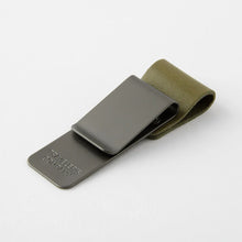 Load image into Gallery viewer, TRAVELER'S notebook 016 Pen Holder (M) Olive