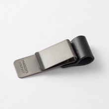 Load image into Gallery viewer, TRAVELER'S notebook 016 Pen Holder (M) Black
