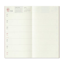 Load image into Gallery viewer, TRAVELER&#39;S notebook 2025 Weekly + Memo (Regular Size)
