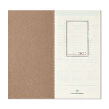 Load image into Gallery viewer, TRAVELER&#39;S notebook 2025 Weekly Vertical (Regular Size)
